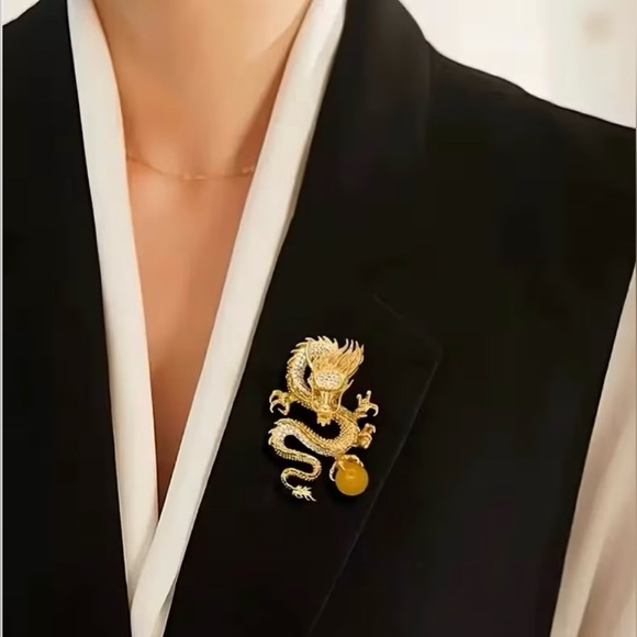 Dragon Fantasy Brooch with Faux Pearl Modern New Gold Tone - Picture 4 of 10